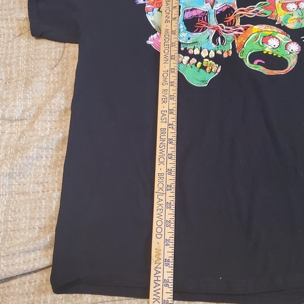 Rick And Morty Adult Size M Black Graphic Tee Trippy Zombie Skull - Picture 5 of 7